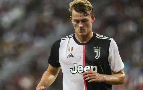  圣埃蒂安传奇球星回归担任技术总监，重塑球队文化  