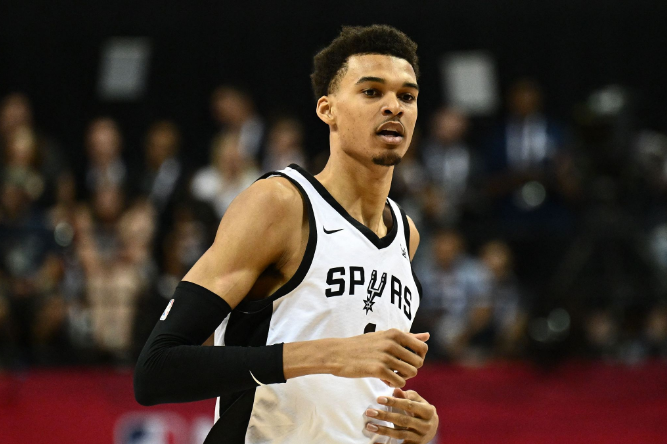  文班亚马首秀惊艳，马刺状元秀创纪录  