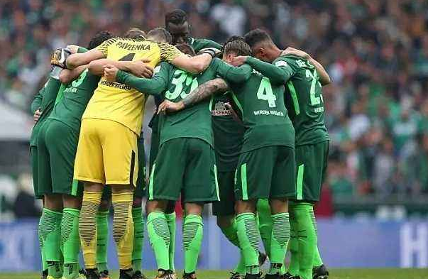  云达不莱梅与电竞战队跨界联名，推出限量周边商品  